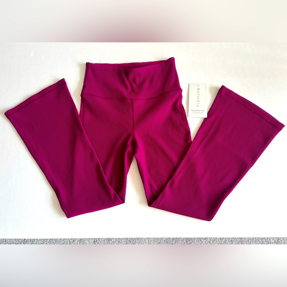 Athleta NWT Elation Rib Crop Flare Pants Size Small color fushia